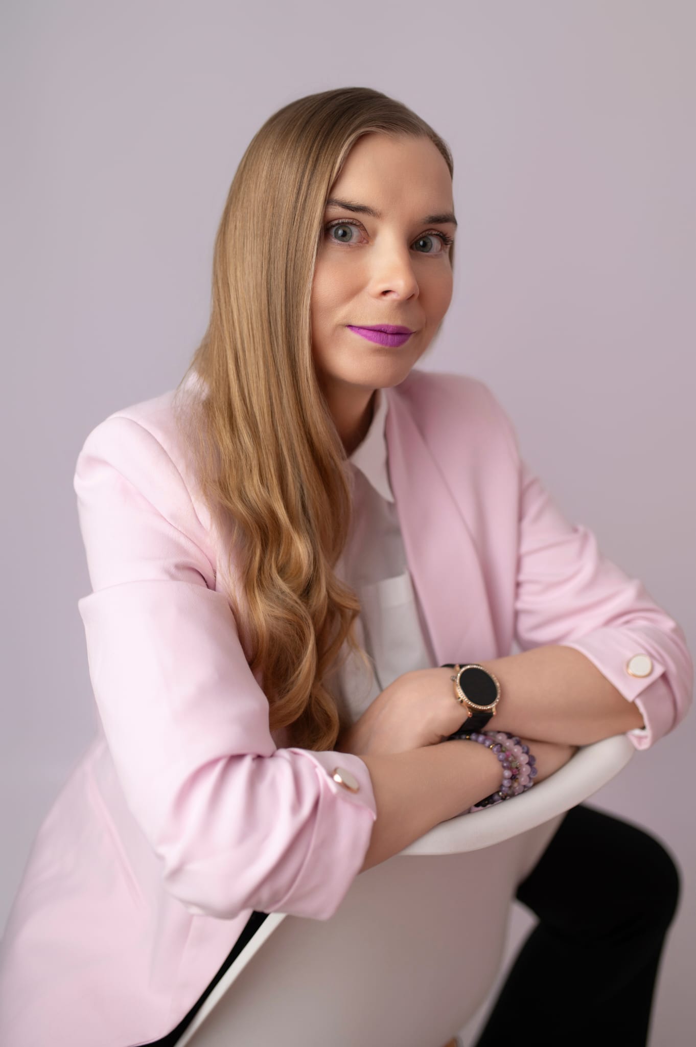 Marzena Kunicka podczas sesji jogi, autorka programów transformacji Cud Życia